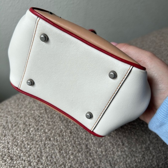 Coach Kiss Lock Frame Bag 23 w/ Sundae - Picture 8 of 9